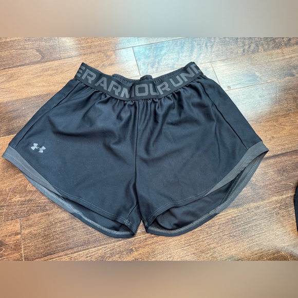 Under Armour Pants - Under armour black size small shorts